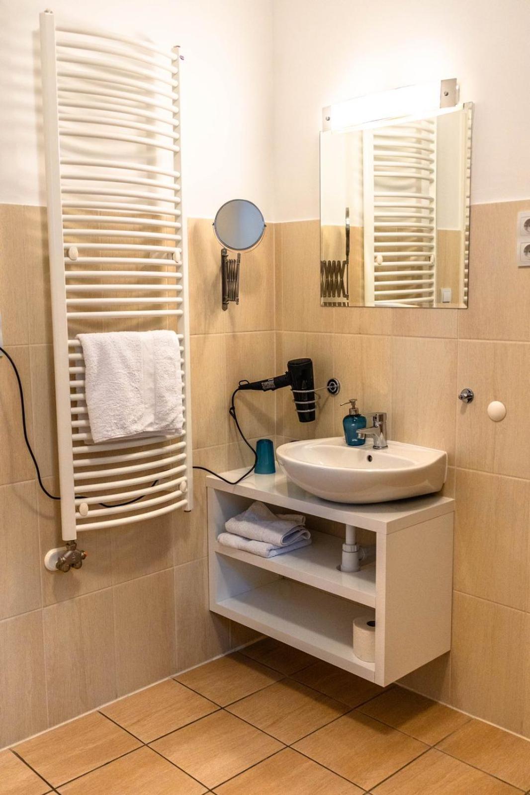 Orchidea Apartman Mosonmagyaróvár エクステリア 写真